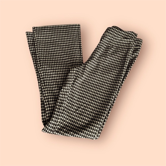 Sanctuary "Filmore" flare with houndstooth pattern. No tag, never worn. - Picture 2 of 5